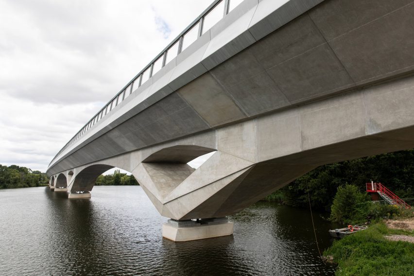 HS2's Colne Valley bridge
