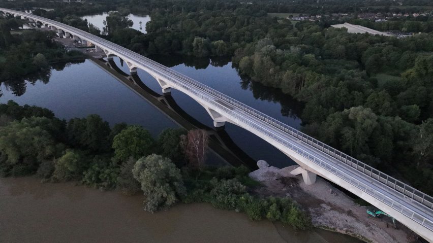 HS2's Colne Valley bridge