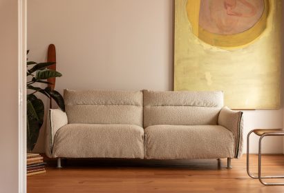 Hug sofa by Pearson Lloyd and Cozmo