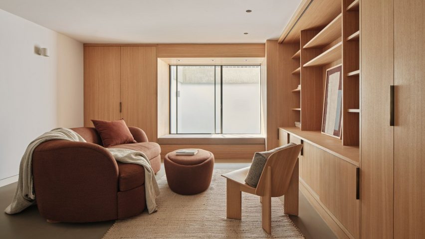 Notting Hill living room with oak finishes