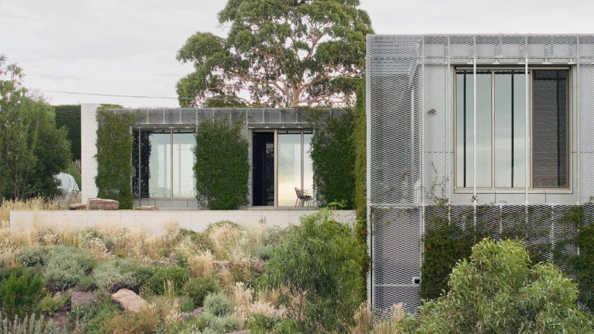 Hedge and Arbour House by Studio Bright