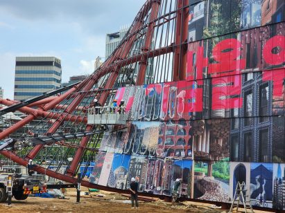 Heatherwick Studio's twisted wall
