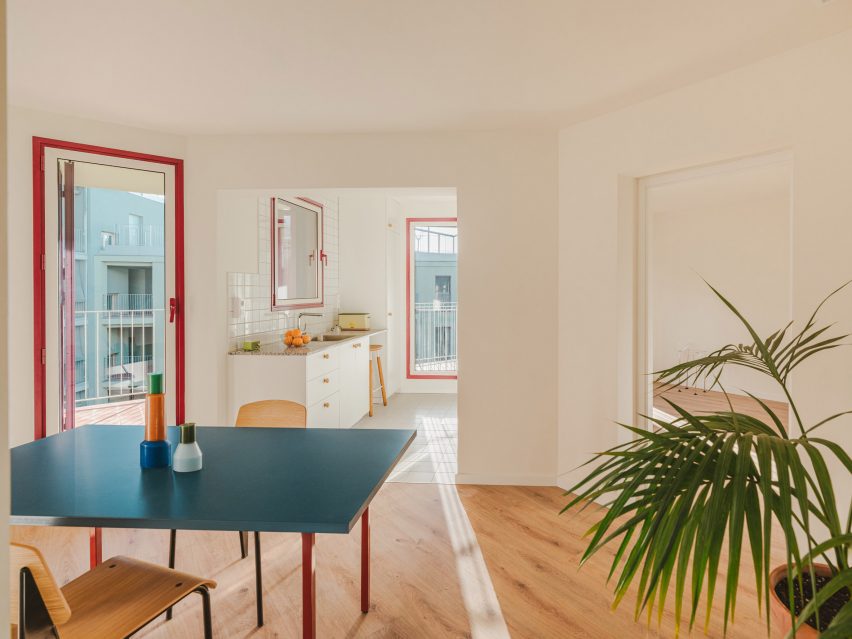 La Comunidad Habitacional in Barcelona by Cierto Estudio