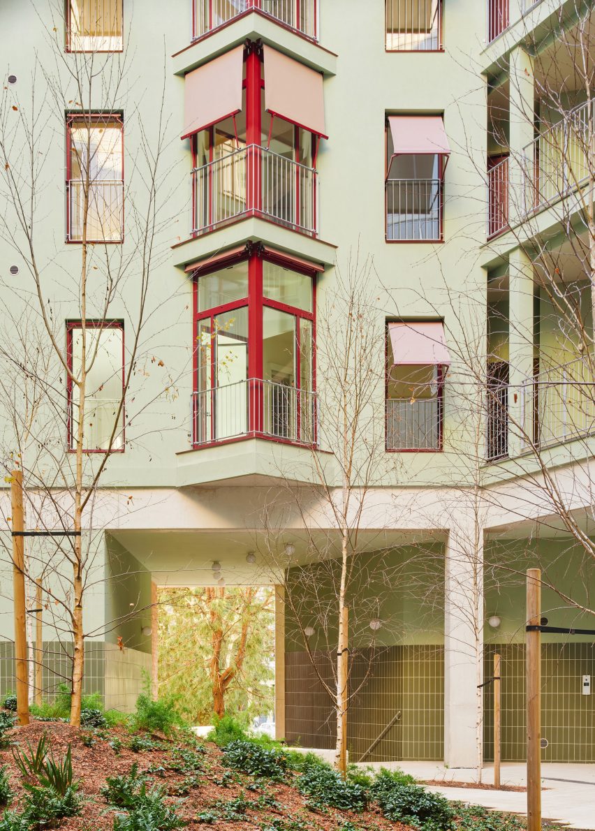 La Comunidad Habitacional in Barcelona by Cierto Estudio