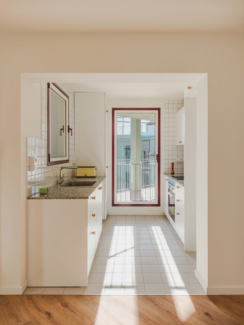 La Comunidad Habitacional in Barcelona by Cierto Estudio
