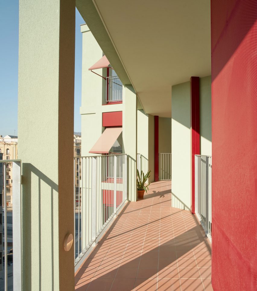 La Comunidad Habitacional in Barcelona by Cierto Estudio