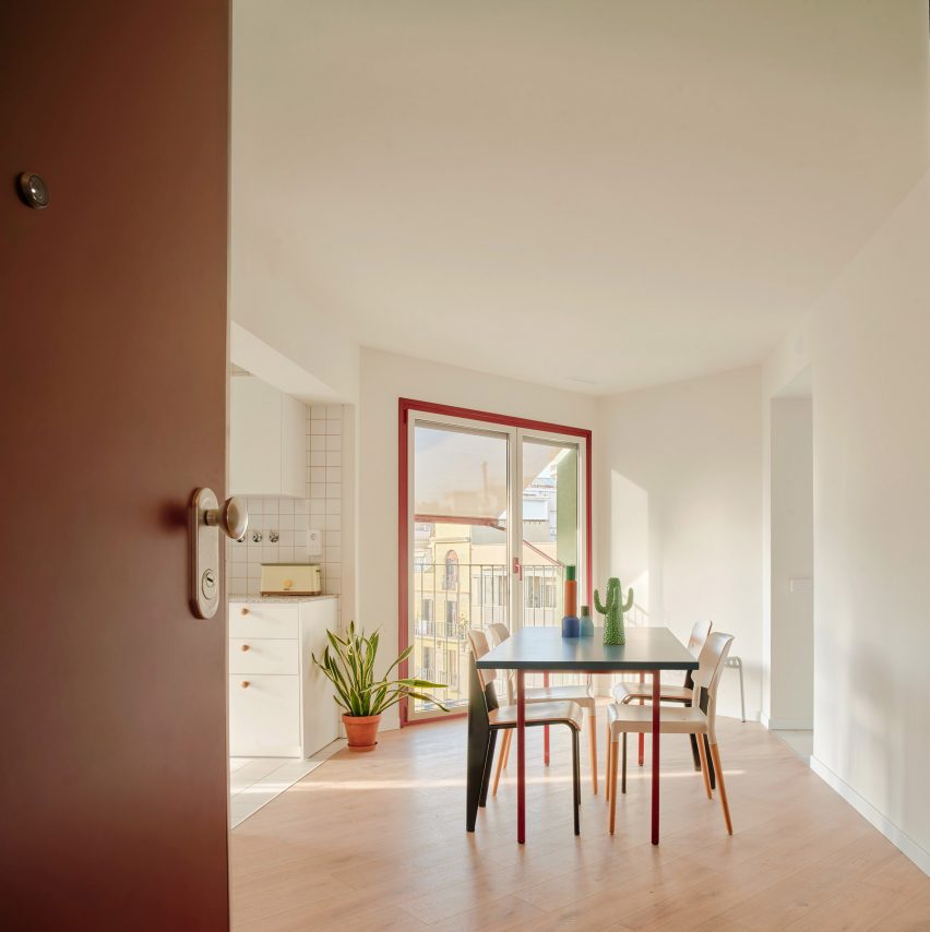 La Comunidad Habitacional in Barcelona by Cierto Estudio