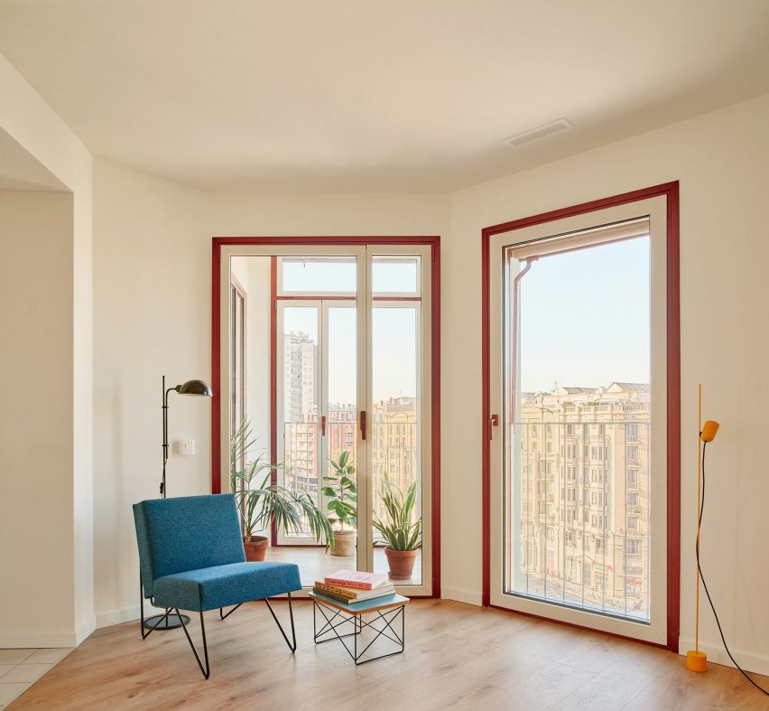 La Comunidad Habitacional in Barcelona by Cierto Estudio