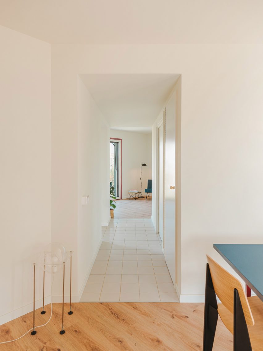 La Comunidad Habitacional in Barcelona by Cierto Estudio