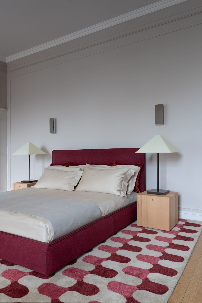 Each of the bedrooms feature Ribbon beds by Vincent Van Duysen for Molteni & C