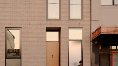 Jos Tan “celebrates city living” with compact Melbourne home