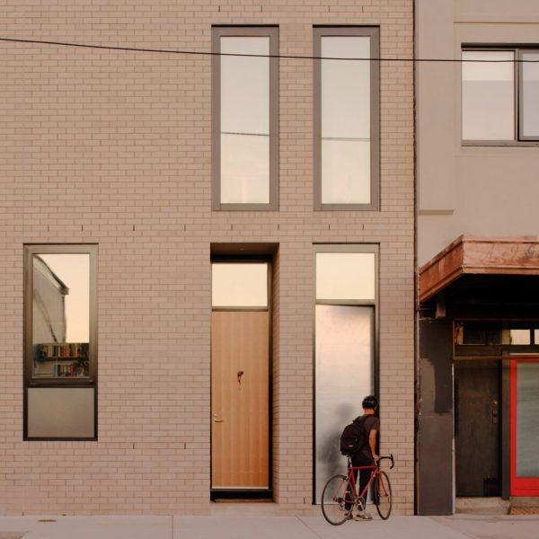 Jos Tan “celebrates city living” with compact Melbourne home
