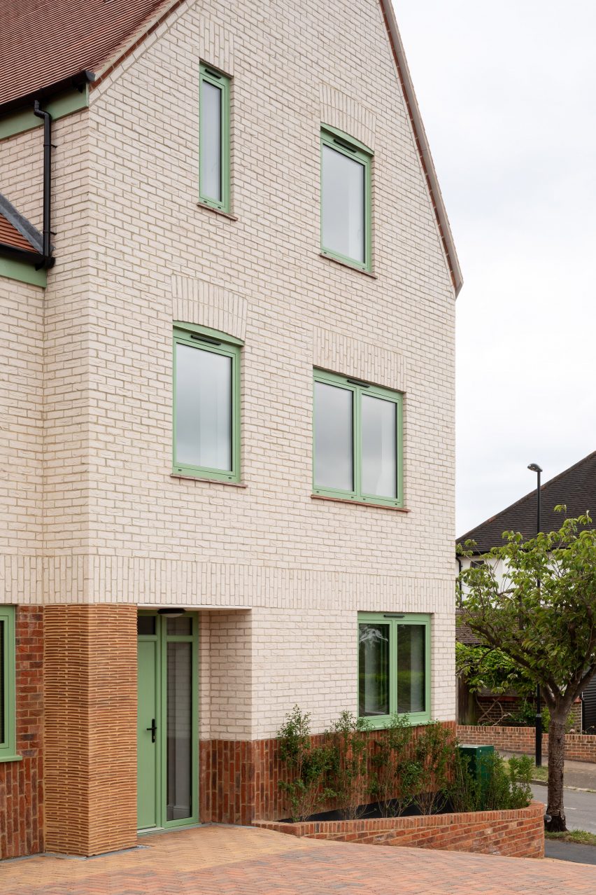 158 Purley Downs Road housing by Harp and Harp