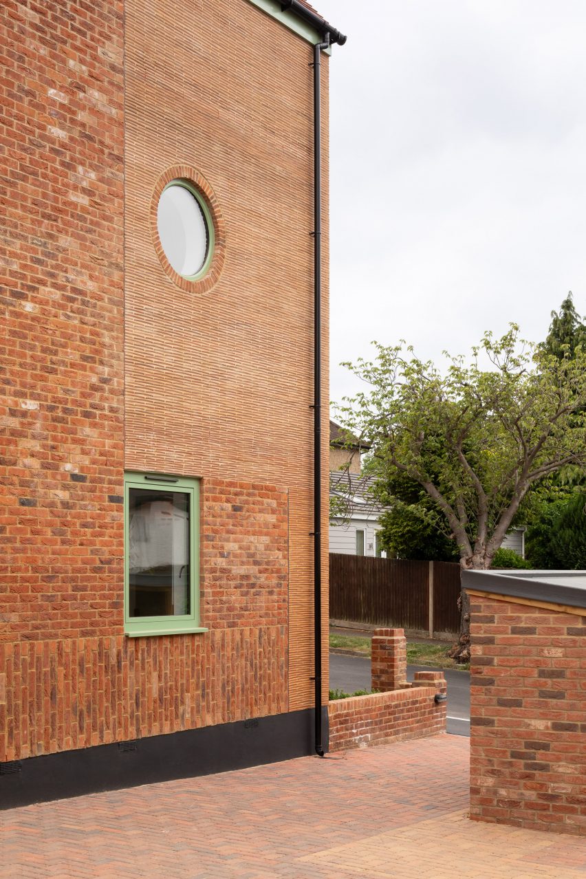 158 Purley Downs Road housing by Harp and Harp