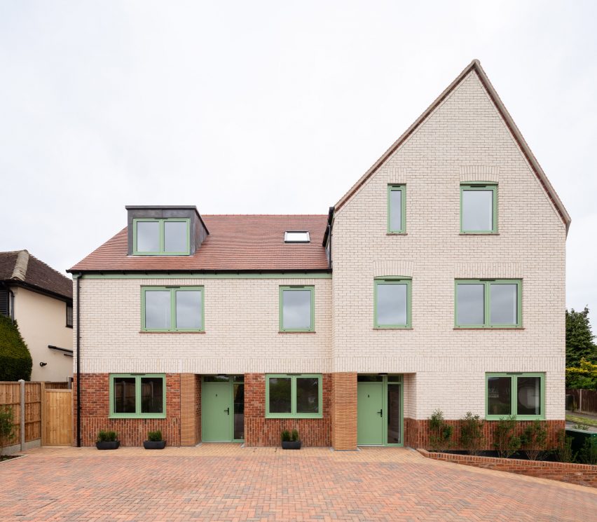 158 Purley Downs Road housing by Harp and Harp