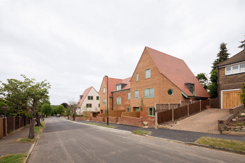 158 Purley Downs Road housing by Harp and Harp