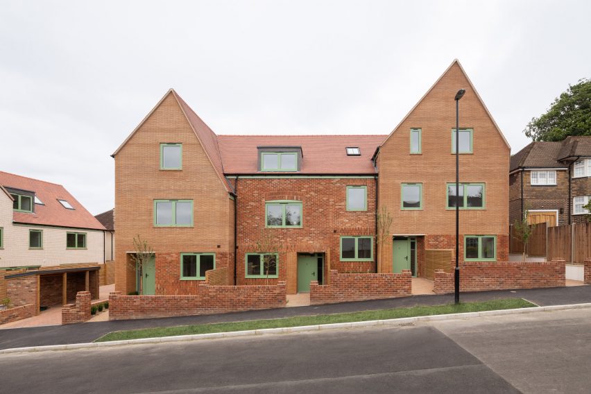158 Purley Downs Road housing by Harp and Harp
