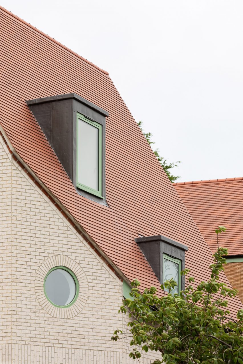 158 Purley Downs Road housing by Harp and Harp