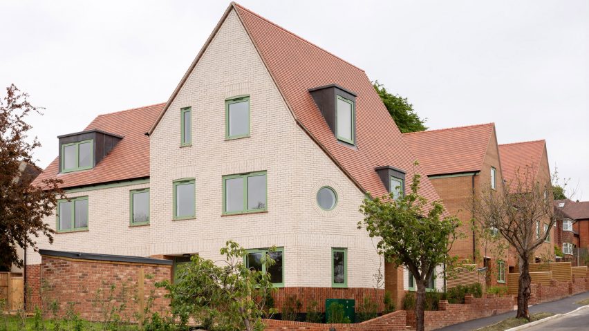 158 Purley Downs Road housing by Harp and Harp
