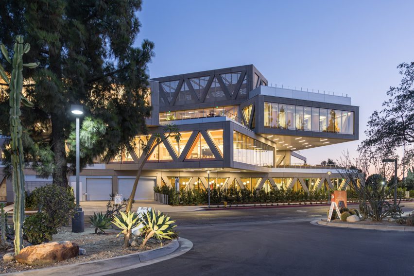 Building made of two volumes by BIG