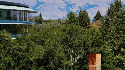 Sabine Marcelis unveils mirrored obelisk at Apple Park