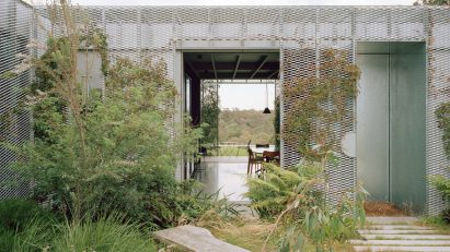 Hedge and Arbour House by Studio Bright