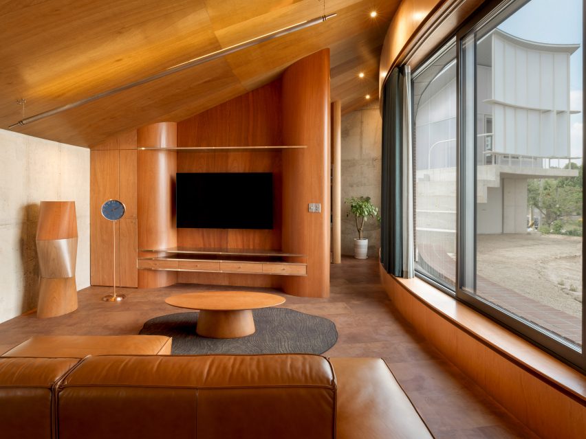 Pojeon House by Sukchulmok and BRBB Architects