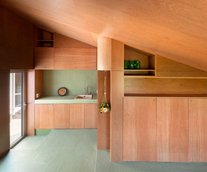Pojeon House by Sukchulmok and BRBB Architects