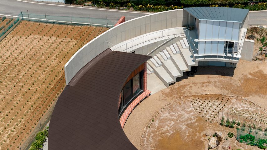 Pojeon House by Sukchulmok and BRBB Architects
