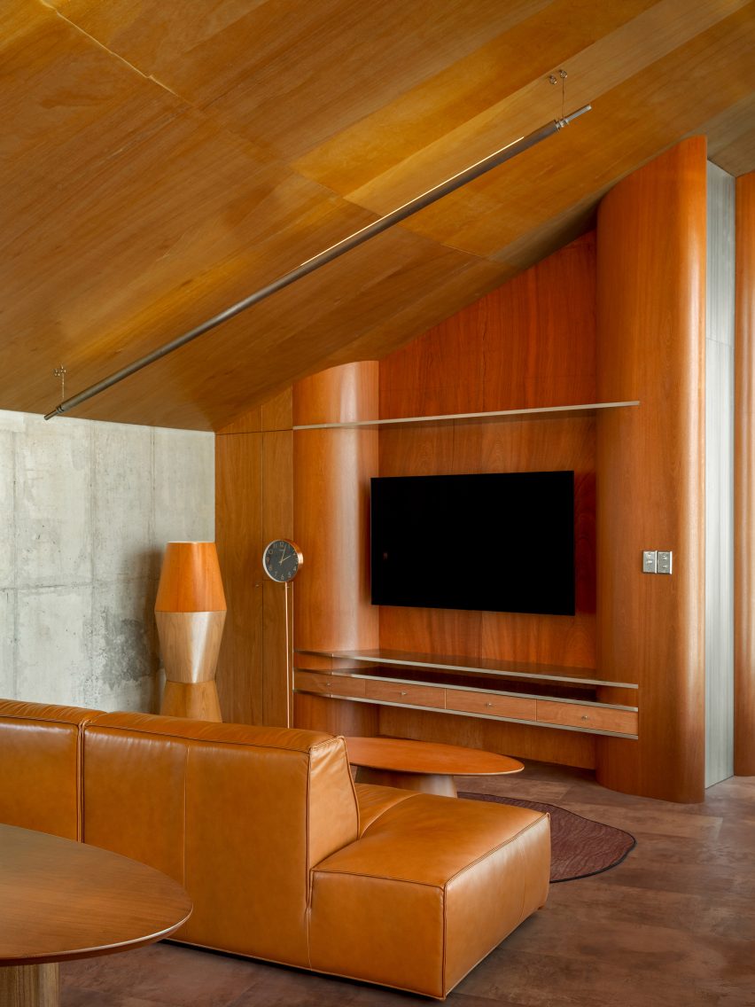 Pojeon House by Sukchulmok and BRBB Architects