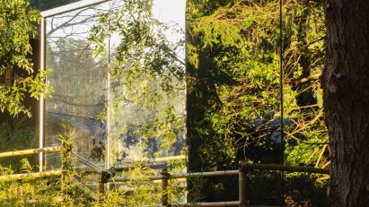Reflective cabin hotel in the woods Tu Tu Tun Lodge