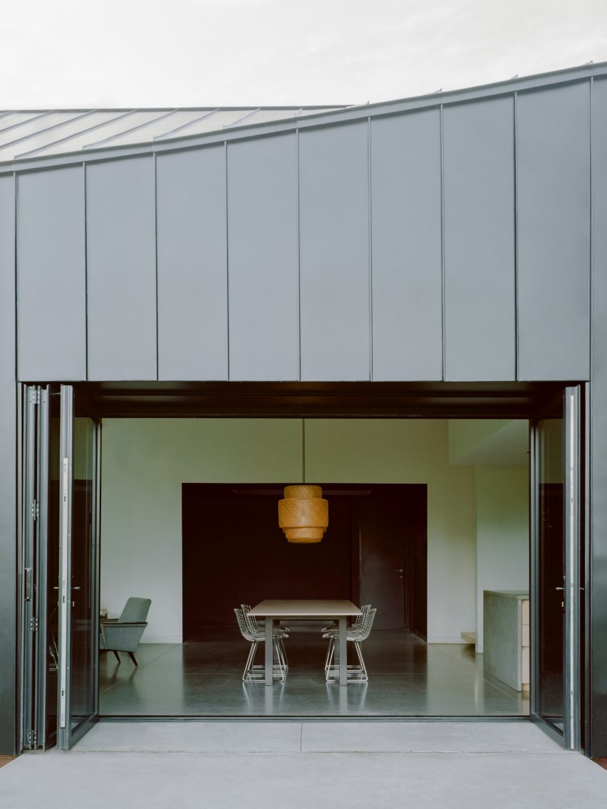 Twisted House by Andy Martin Architects