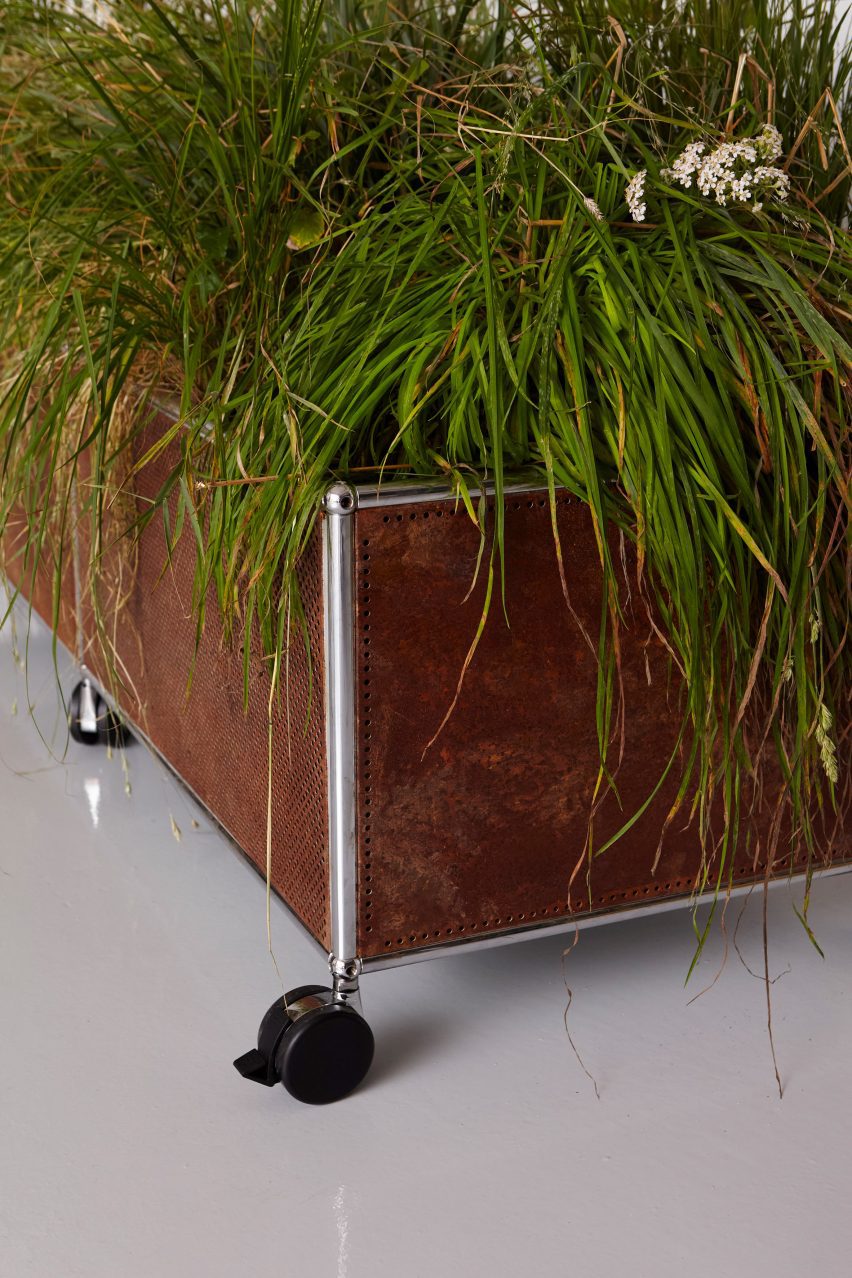 Detail of Lloyd Winter's USM Haller Re-Framed design