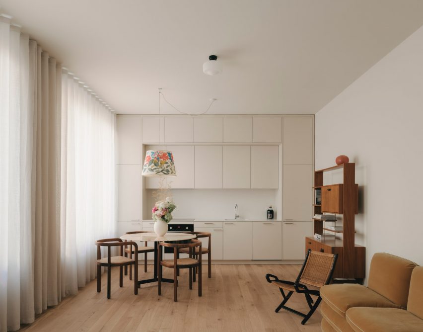 20 Newcourt Street by Wendover