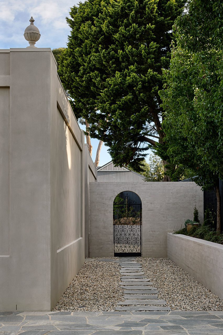 Woodend house in Victoria, Australia designed by David Hicks
