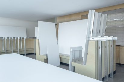 Modular gallery with gypsum panels