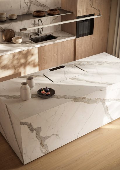 The collection is crafted from porcelain stoneware tiles