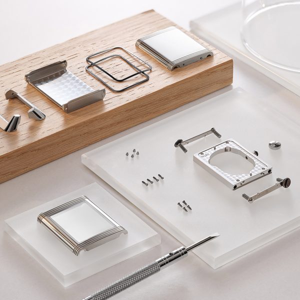 Photo of watchmaking pieces