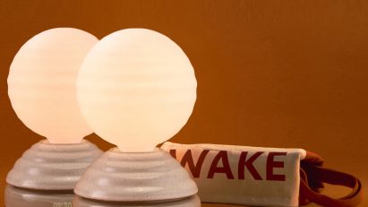 Wake lamp with tote bag