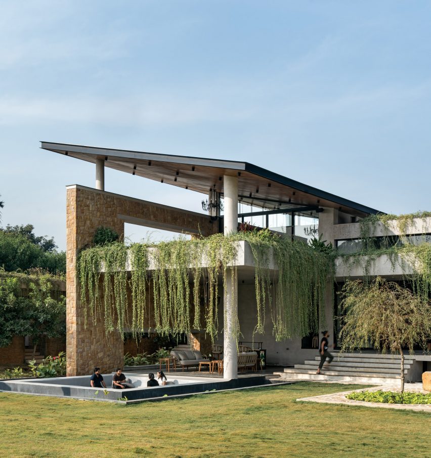 Antriya, a weekend home in Hyderabad by 23 Degrees Design Shift