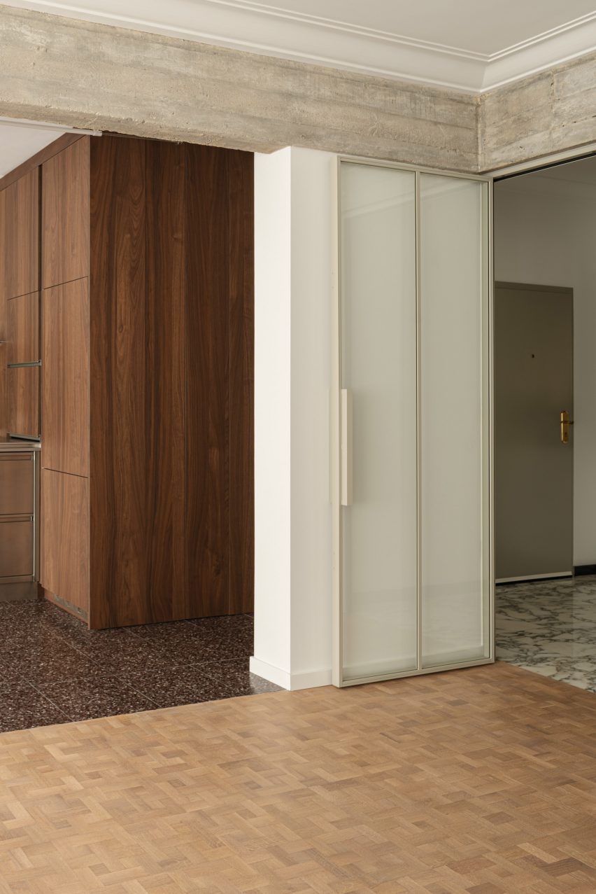 Apartment in Antwerp designed by Weinbenami