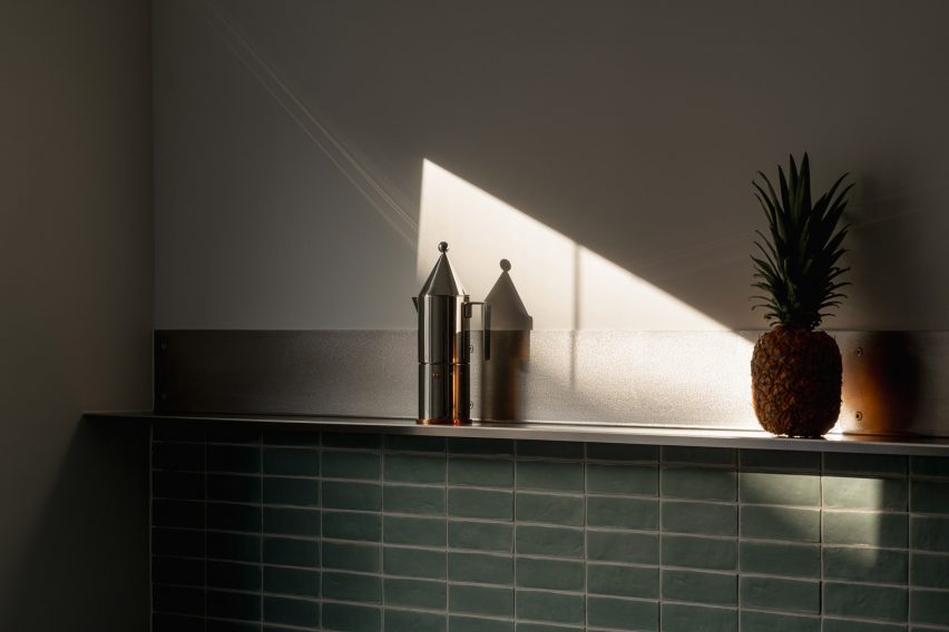 Apartment in Antwerp designed by Weinbenami