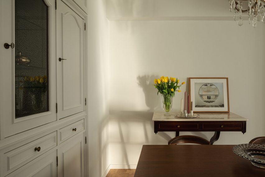 Apartment in Antwerp designed by Weinbenami