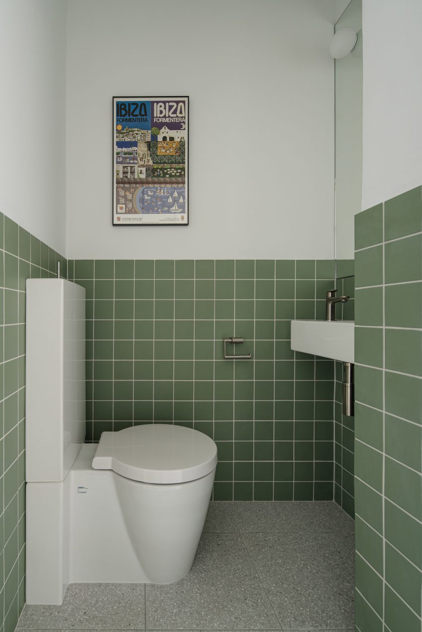 Apartment in Antwerp designed by Weinbenami