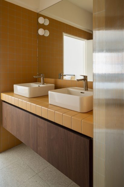 Apartment in Antwerp designed by Weinbenami