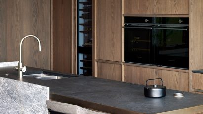 Oak kitchen in an apartment by studio Monk Mackenzie