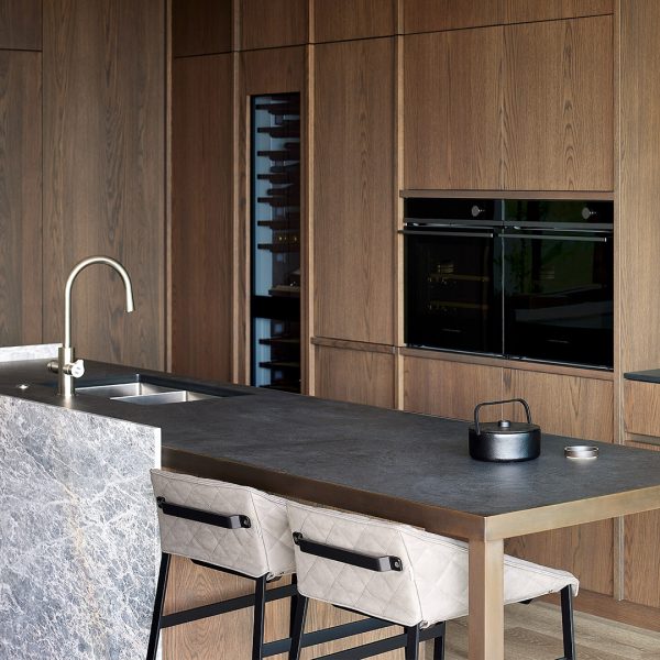 Oak kitchen in an apartment by studio Monk Mackenzie