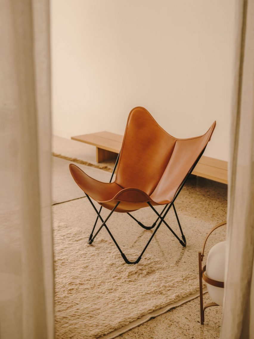 BKF chair by Antoni Bonet, Juan Kurchan and Jorge Ferrari Hardoy via Isist Atelier