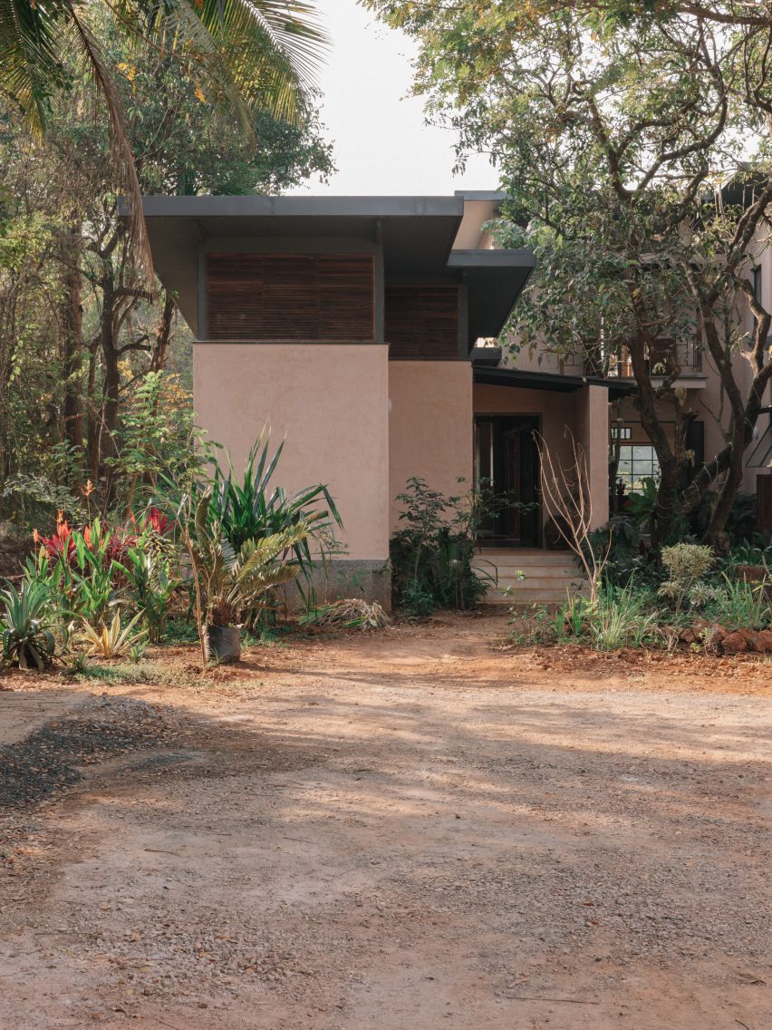 House in Corjeum by Field Atelier