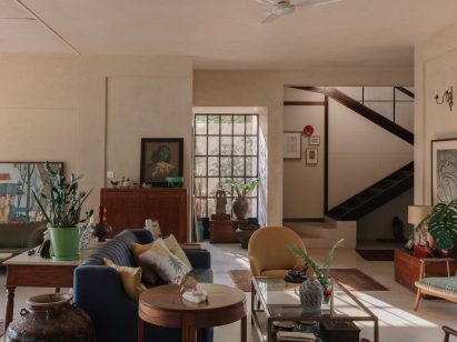 Living space interior at House in Corjeum by Field Atelier